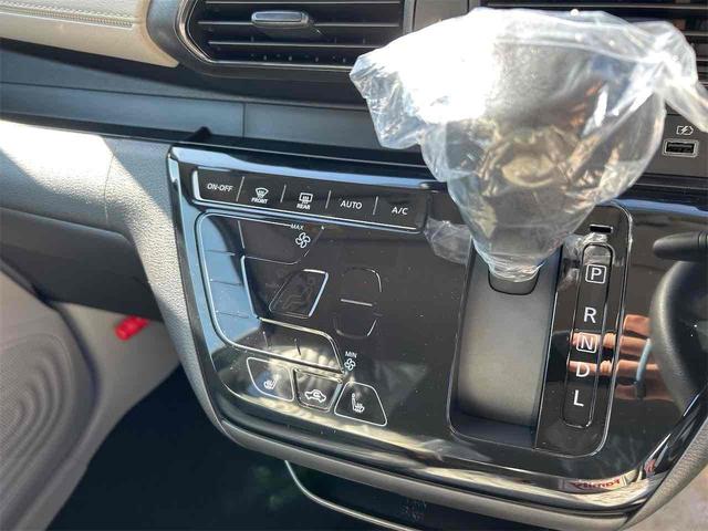 ｅＫワゴン Ｇ　届け出済み未使用車　バックカメラ　クリアランスソナー　レーンアシスト　衝突被害軽減システム　オートライト　スマートキー　アイドリングストップ　電動格納ミラー　シートヒーター　ベンチシート　ＣＶＴ（9枚目）