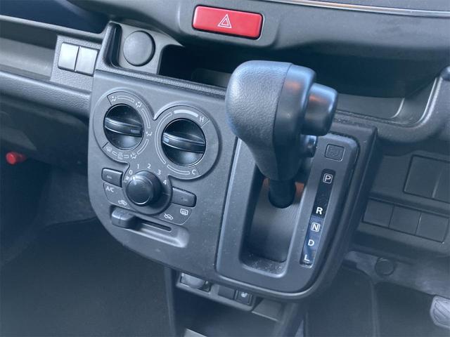 アルト ハイブリッドＳ　クリアランスソナー　レーンアシスト　衝突被害軽減システム　オートライト　キーレスエントリー　アイドリングストップ　電動格納ミラー　シートヒーター　ＣＶＴ　盗難防止システム　ＡＢＳ　ＥＳＣ（10枚目）