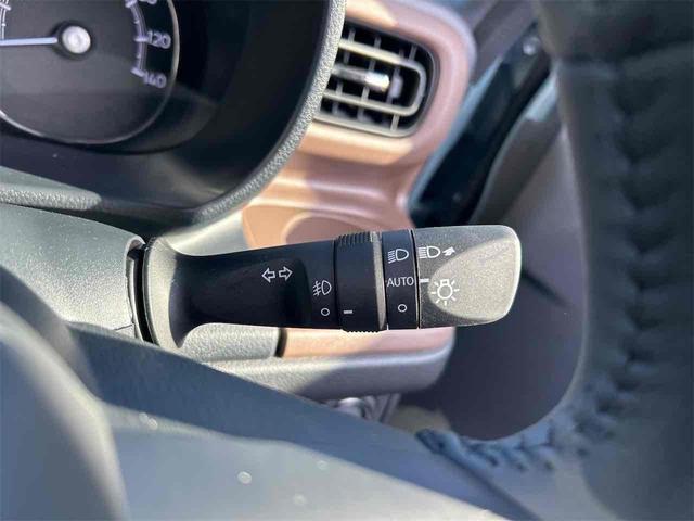 ムーヴキャンバス セオリーＧ　届け出済み未使用車　両側電動スライドドア　クリアランスソナー　衝突被害軽減システム　オートライト　ＬＥＤヘッドランプ　スマートキー　アイドリングストップ　電動格納ミラー　シートヒーター　ベンチシート（12枚目）