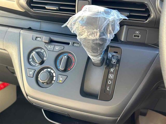 ｅＫワゴン Ｍ　届け出済み未使用車　バックカメラ　クリアランスソナー　レーンアシスト　衝突被害軽減システム　オートライト　キーレスエントリー　アイドリングストップ　電動格納ミラー　シートヒーター　ベンチシート　ＣＶＴ（9枚目）