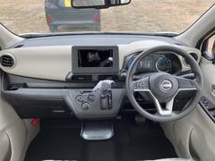 車を運転する際には運転席の存在は欠かせません。なのでしっかりとチェックしたいポイントですね。 7