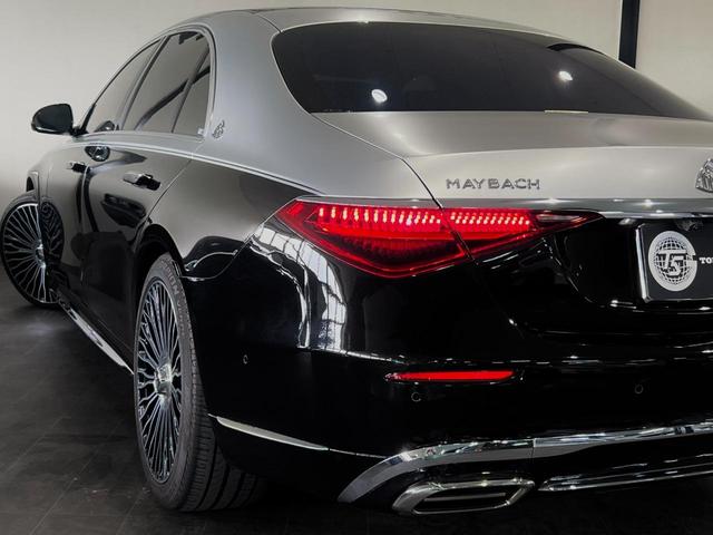 Ｓ５００　４マチックロング　ＡＭＧライン　ＭＡＹＢＡＣＨ仕様　ファーストエディション　２１インチホイール　リアコンフォートＰＫＧ　シルバーラッピング　リアエンターテイメントシステム　パノラミックスライディングルーフ　シートマッサージ(71枚目)