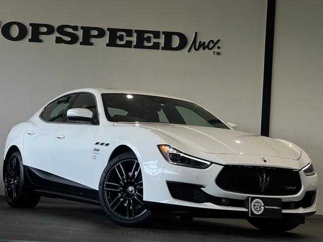 ギブリ Ｍａｓｅｒａｔｉ　Ｇｈｉｂｌｉ　Ｏｐｅｒａｂｉａｎｃａ　Ｆｒａｇｍｅｎｔ世界限定１７５台日本限定４０台　Ｏｐｅｒａｂｉａｎｃａ４台　　専用グリル　　２０インチウラノマットブラックホイール　ブルーシートベルト（2枚目）