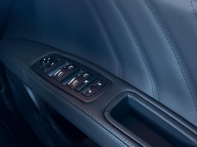 ギブリ Ｍａｓｅｒａｔｉ　Ｇｈｉｂｌｉ　Ｏｐｅｒａｂｉａｎｃａ　Ｆｒａｇｍｅｎｔ世界限定１７５台日本限定４０台　Ｏｐｅｒａｂｉａｎｃａ４台　　専用グリル　　２０インチウラノマットブラックホイール　ブルーシートベルト（36枚目）