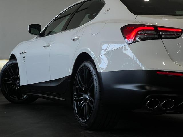 ギブリ Ｍａｓｅｒａｔｉ　Ｇｈｉｂｌｉ　Ｏｐｅｒａｂｉａｎｃａ　Ｆｒａｇｍｅｎｔ世界限定１７５台日本限定４０台　Ｏｐｅｒａｂｉａｎｃａ４台　　専用グリル　　２０インチウラノマットブラックホイール　ブルーシートベルト（64枚目）