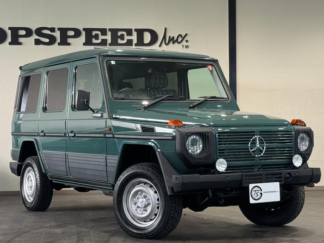 Ｇクラス Ｇ３５０　ブルーテック　エーゲードグリーン全塗装　４ＷＤ車輛　自社オリジナルナローカスタムＳｔｙｌｅ　クラシックグリル　チャック柄シートカバー　１６インチスチールホイール　五角シュラウドヘッドカバー　ヘッドライトカバー（2枚目）