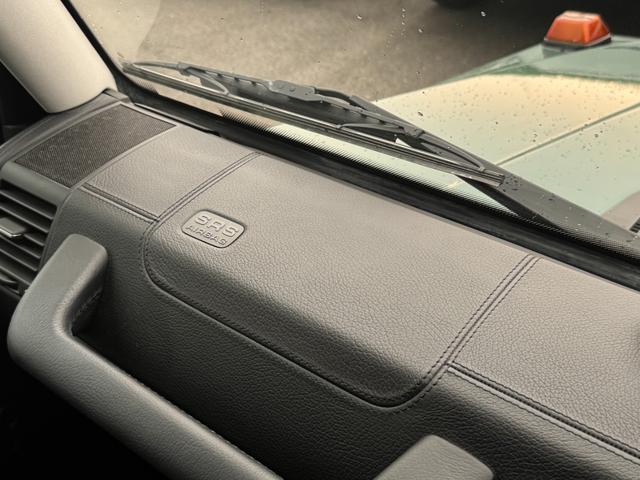 Ｇクラス Ｇ３５０　ブルーテック　エーゲードグリーン全塗装　４ＷＤ車輛　自社オリジナルナローカスタムＳｔｙｌｅ　クラシックグリル　チャック柄シートカバー　１６インチスチールホイール　五角シュラウドヘッドカバー　ヘッドライトカバー（49枚目）