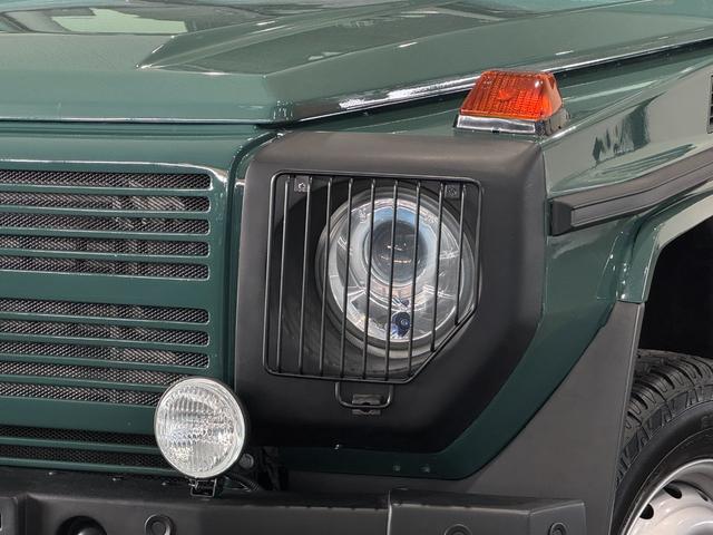 Ｇクラス Ｇ３５０　ブルーテック　エーゲードグリーン全塗装　４ＷＤ車輛　自社オリジナルナローカスタムＳｔｙｌｅ　クラシックグリル　チャック柄シートカバー　１６インチスチールホイール　五角シュラウドヘッドカバー　ヘッドライトカバー（53枚目）