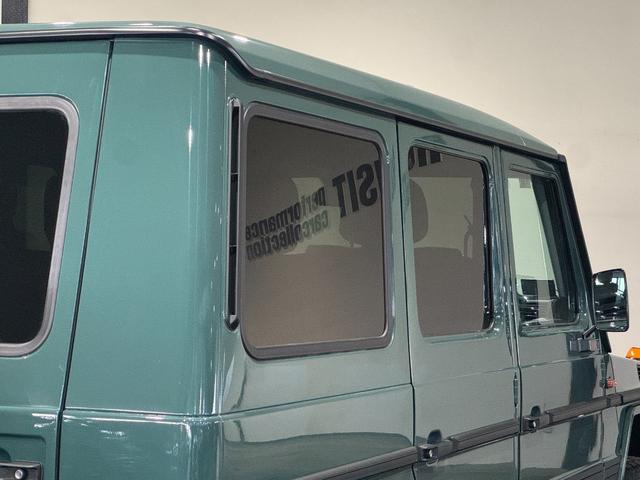 Ｇクラス Ｇ３５０　ブルーテック　エーゲードグリーン全塗装　４ＷＤ車輛　自社オリジナルナローカスタムＳｔｙｌｅ　クラシックグリル　チャック柄シートカバー　１６インチスチールホイール　五角シュラウドヘッドカバー　ヘッドライトカバー（71枚目）
