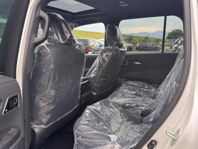 ランドクルーザー ＧＲスポーツ　ワンオーナー　ＪＢＬサウンドシステム　クールボックス　電動リアデフロック　４ＷＤ車輌　サンルーフ付き　黒革シート　ＥＴＣ２．０　　７人乗り　シートヒーター　シートクーラー　Ｂｌｕｅｔｏｏｔｈ機能（31枚目）