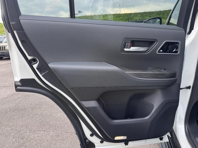 ランドクルーザー ＧＲスポーツ　ワンオーナー　ＪＢＬサウンドシステム　クールボックス　電動リアデフロック　４ＷＤ車輌　サンルーフ付き　黒革シート　ＥＴＣ２．０　　７人乗り　シートヒーター　シートクーラー　Ｂｌｕｅｔｏｏｔｈ機能（34枚目）