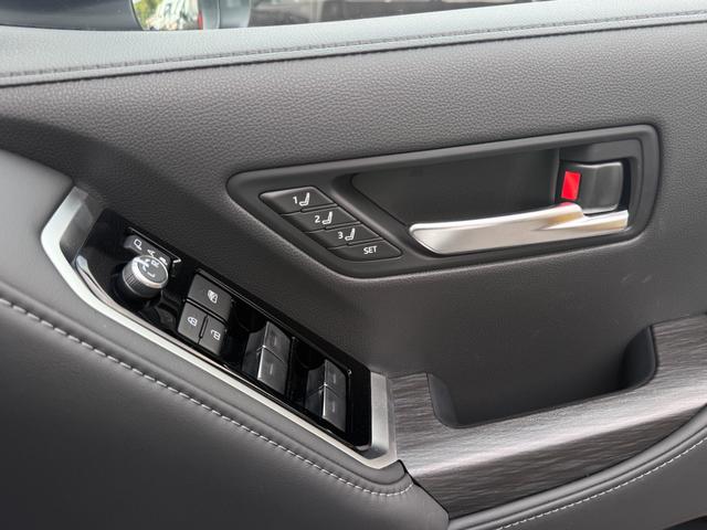 ランドクルーザー ＧＲスポーツ　ワンオーナー　ＪＢＬサウンドシステム　クールボックス　電動リアデフロック　４ＷＤ車輌　サンルーフ付き　黒革シート　ＥＴＣ２．０　　７人乗り　シートヒーター　シートクーラー　Ｂｌｕｅｔｏｏｔｈ機能（44枚目）