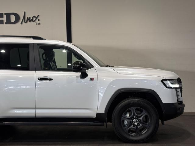 ランドクルーザー ＧＲスポーツ　ワンオーナー　ＪＢＬサウンドシステム　クールボックス　電動リアデフロック　４ＷＤ車輌　サンルーフ付き　黒革シート　ＥＴＣ２．０　　７人乗り　シートヒーター　シートクーラー　Ｂｌｕｅｔｏｏｔｈ機能（70枚目）