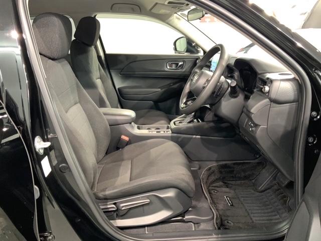 ヴェゼル ｅ：ＨＥＶ　Ｘ　Ｈ　ＳＥＮＳＩＮＧ　最長５年保証　ワンオ－ナ－　ナビＶＸＵ－２２５ＶＺｉ　ＴＶ　Ｒカメラ　ＣＤ録音　ＢＴオ－ディオ　ＤＶＤ　ＥＴＣ　ＬＥＤライト　ＶＳＡ　クルコン　アルミ　スマ－トキ－　盗難防止装置（17枚目）