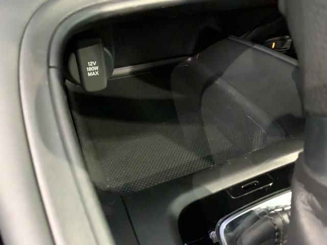 ヴェゼル ｅ：ＨＥＶ　Ｘ　Ｈ　ＳＥＮＳＩＮＧ　最長５年保証　ワンオ－ナ－　ナビＶＸＵ－２２５ＶＺｉ　ＴＶ　Ｒカメラ　ＣＤ録音　ＢＴオ－ディオ　ＤＶＤ　ＥＴＣ　ＬＥＤライト　ＶＳＡ　クルコン　アルミ　スマ－トキ－　盗難防止装置（24枚目）