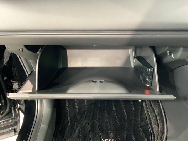 ヴェゼル ｅ：ＨＥＶ　Ｘ　Ｈ　ＳＥＮＳＩＮＧ　最長５年保証　ワンオ－ナ－　ナビＶＸＵ－２２５ＶＺｉ　ＴＶ　Ｒカメラ　ＣＤ録音　ＢＴオ－ディオ　ＤＶＤ　ＥＴＣ　ＬＥＤライト　ＶＳＡ　クルコン　アルミ　スマ－トキ－　盗難防止装置（27枚目）