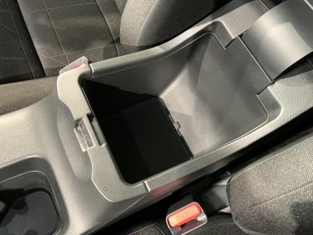 ヴェゼル ｅ：ＨＥＶ　Ｘ　Ｈ　ＳＥＮＳＩＮＧ　最長５年保証　ワンオ－ナ－　ナビＶＸＵ－２２５ＶＺｉ　ＴＶ　Ｒカメラ　ＣＤ録音　ＢＴオ－ディオ　ＤＶＤ　ＥＴＣ　ＬＥＤライト　ＶＳＡ　クルコン　アルミ　スマ－トキ－　盗難防止装置（28枚目）