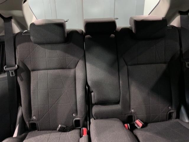 ヴェゼル ｅ：ＨＥＶ　Ｘ　Ｈ　ＳＥＮＳＩＮＧ　最長５年保証　ワンオ－ナ－　ナビＶＸＵ－２２５ＶＺｉ　ＴＶ　Ｒカメラ　ＣＤ録音　ＢＴオ－ディオ　ＤＶＤ　ＥＴＣ　ＬＥＤライト　ＶＳＡ　クルコン　アルミ　スマ－トキ－　盗難防止装置（31枚目）