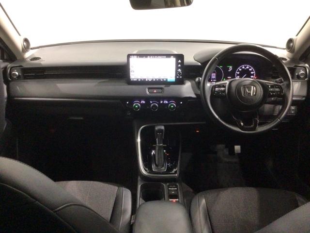 ヴェゼル ｅ：ＨＥＶ　Ｚ　Ｈ　ＳＥＮＳＩＮＧ　最長５年保証　ワンオーナー　純正ナビ　ＴＶ　Ｒカメラ　マルチビュー　ＢＴオ－ディオ　ＥＴＣ　ＬＥＤライト　ＶＳＡ　シートヒーター　クルコン　Ｐテールゲート　アルミ　フォグ　スマキー（9枚目）