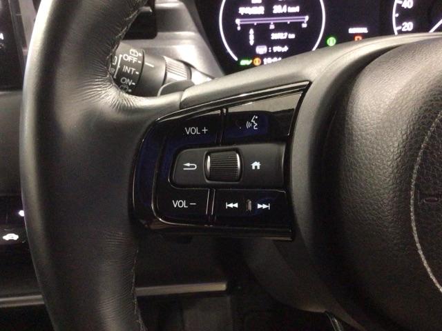 ヴェゼル ｅ：ＨＥＶ　Ｚ　Ｈ　ＳＥＮＳＩＮＧ　最長５年保証　ワンオーナー　純正ナビ　ＴＶ　Ｒカメラ　マルチビュー　ＢＴオ－ディオ　ＥＴＣ　ＬＥＤライト　ＶＳＡ　シートヒーター　クルコン　Ｐテールゲート　アルミ　フォグ　スマキー（10枚目）