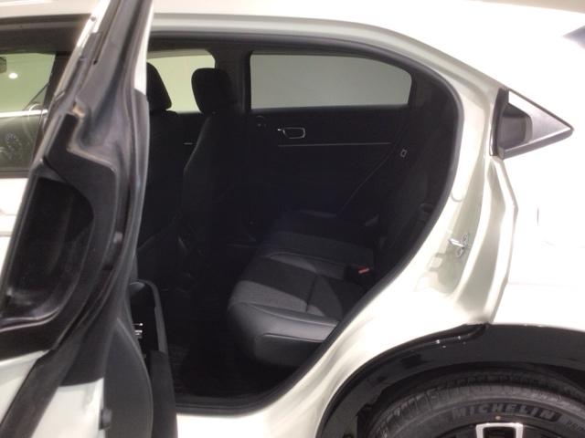 ヴェゼル ｅ：ＨＥＶ　Ｚ　Ｈ　ＳＥＮＳＩＮＧ　最長５年保証　ワンオーナー　純正ナビ　ＴＶ　Ｒカメラ　マルチビュー　ＢＴオ－ディオ　ＥＴＣ　ＬＥＤライト　ＶＳＡ　シートヒーター　クルコン　Ｐテールゲート　アルミ　フォグ　スマキー（32枚目）