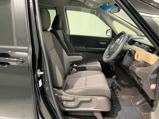 フリード Ｇ・ホンダセンシング　最長５年保証　純正ナビ　ＴＶ　ＣＤ録音　ＢＴオ－ディオ　ＤＶＤ　ＥＴＣ　ＬＥＤライト　両側電動ドア　ＶＳＡ　クルコン　スマ－トキ－　盗難防止装置　整備記録簿　ＡＡＣ　スペアキ－　ドアバイザ－（17枚目）