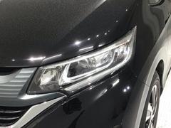 ＬＥＤヘッドライトは、点灯の瞬間から最大光量を発揮し、突然暗くなるトンネルなどでの安定感を高めます。 6
