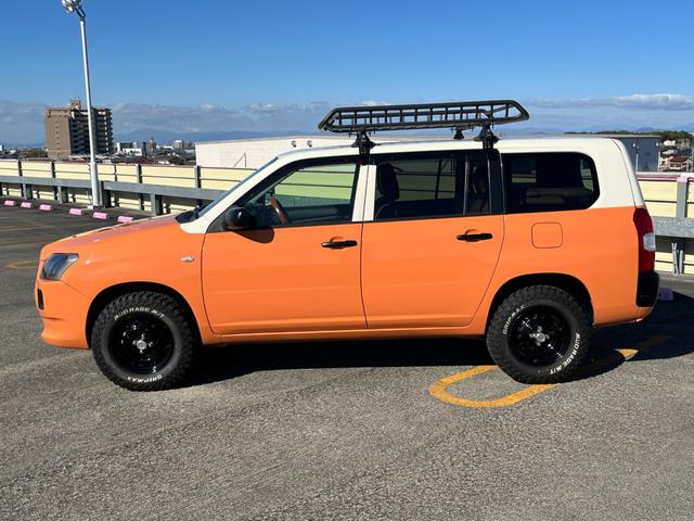 プロボックス Ｆ　カスタム　社外ヘッドライト　社外バンパー　社外ボンネット　リフトアップ　ＭＴタイヤ　キャリア＆ラック　シートカバー　ベットキット（4枚目）