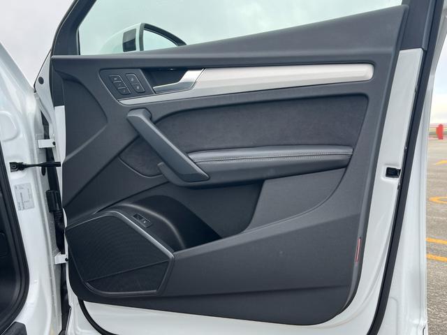 Ｑ５スポーツバック ４０ＴＤＩクワトロ　Ｓライン　Ｓラインプラスパッケージ　コンフォートパッケージ　禁煙車　ドライブレコーダー前後　全方位カメラ（73枚目）