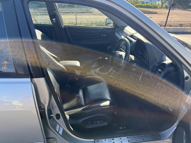 アルテッツァ ＲＳ２００　Ｌエディション　クラッチ新品　ホイールタイヤ新品　車高調　マフラー　６速ミッション　衝突安全ボディ　修復無　１ヶ月１０００Ｋｍ保証　シルバー　走行６８０００Ｋｍ（11枚目）