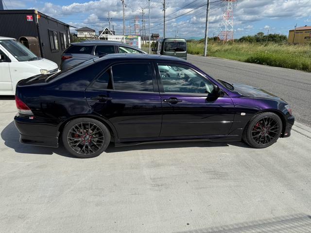 アルテッツァ ＲＳ２００　Ｚエディション　クラッチ　車高調　オールペイント塗装　ホイールタイヤ　スタウトボンネット　社外マフラー　ナビ　バックカメラ　ドライブレコーダー　６速ミッション　走行３６０００Ｋｍ　１ヶ月１０００Ｋｍ保証（5枚目）