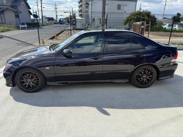 アルテッツァ ＲＳ２００　Ｚエディション　クラッチ　車高調　オールペイント塗装　ホイールタイヤ　スタウトボンネット　社外マフラー　ナビ　バックカメラ　ドライブレコーダー　６速ミッション　走行３６０００Ｋｍ　１ヶ月１０００Ｋｍ保証（9枚目）