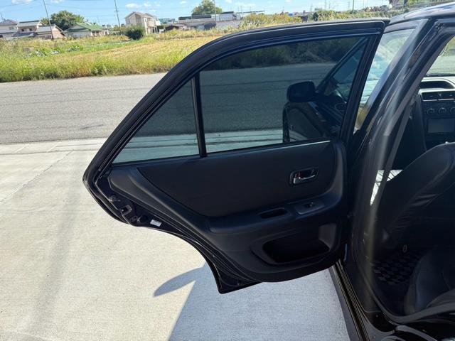 アルテッツァ ＲＳ２００　Ｚエディション　クラッチ　車高調　オールペイント塗装　ホイールタイヤ　スタウトボンネット　社外マフラー　ナビ　バックカメラ　ドライブレコーダー　６速ミッション　走行３６０００Ｋｍ　１ヶ月１０００Ｋｍ保証（18枚目）