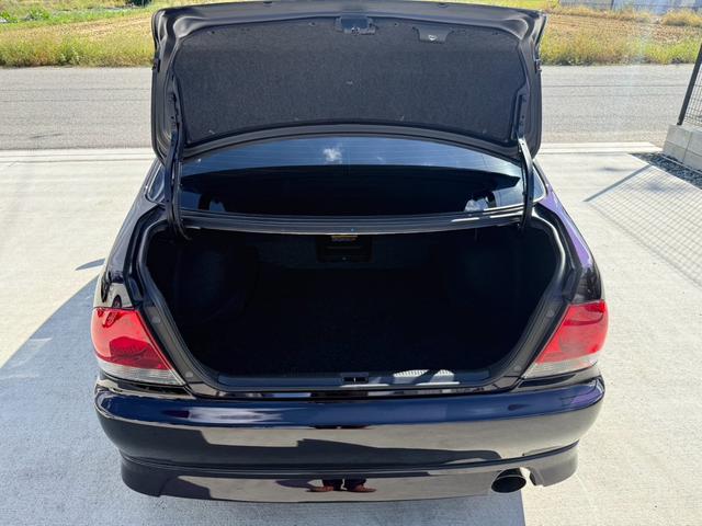 アルテッツァ ＲＳ２００　Ｚエディション　クラッチ　車高調　オールペイント塗装　ホイールタイヤ　スタウトボンネット　社外マフラー　ナビ　バックカメラ　ドライブレコーダー　６速ミッション　走行３６０００Ｋｍ　１ヶ月１０００Ｋｍ保証（23枚目）