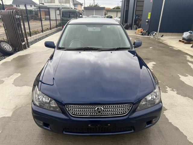 アルテッツァ ＲＳ２００　Ｚエディション　６速ミッション　クラッチ新品　タイヤ新品　車検整備付　１ヶ月１０００ＫＭ保証　走行９４０００Ｋｍ　修復歴無し　衝突安全ボディ（3枚目）