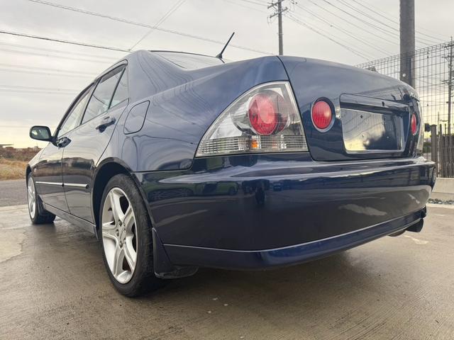 アルテッツァ ＲＳ２００　Ｚエディション　６速ミッション　クラッチ新品　タイヤ新品　車検整備付　１ヶ月１０００ＫＭ保証　走行９４０００Ｋｍ　修復歴無し　衝突安全ボディ（8枚目）