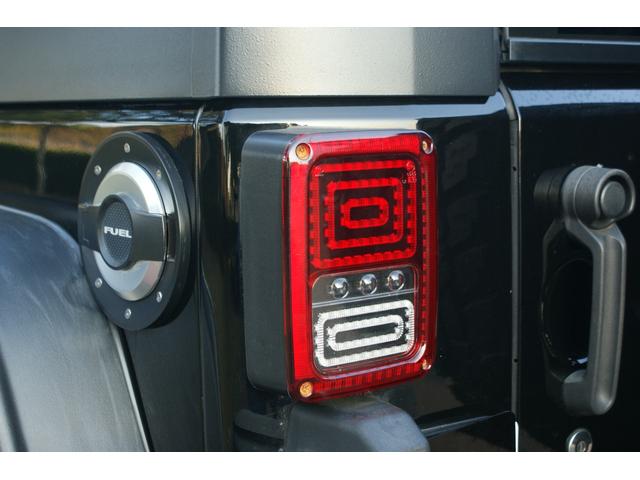 スポーツ Bushwackerフラットオーバーフェンダー 社外リフトアップサスキット FUEL20インチオフロードアルミホイール MICKEY THOMPSONバハATZ ギブソンマフラー プロコンプスタビ(12枚目)