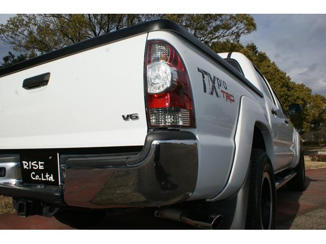 タコマ ダブルキャブ　ＴＲＤオフロード　４ＷＤ　４．０Ｌ　Ｖ６　ＴＸｐｒｏＴＲＤ　１７インチＴＲＤホイール　ＴＲＤマフラー　ＪＢＬサウンドシステム　トノカバー　ヒッチメンバー　メッキサイドステップ　バックカメラ　フロントサイドカメラ　ＥＴＣ（67枚目）