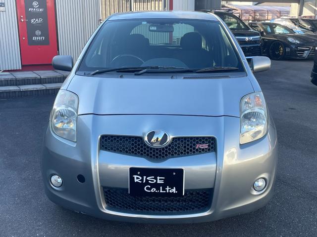 ヴィッツ ＲＳ　５速ＭＴ　キーレス　ナビ　フルセグＴＶ　Ｂｌｕｅｔｏｏｔｈ接続　ＥＴＣ　電動格納ミラー　フォグランプ　純正１６インチアルミホイール　ＨＩＤヘッドライト（2枚目）