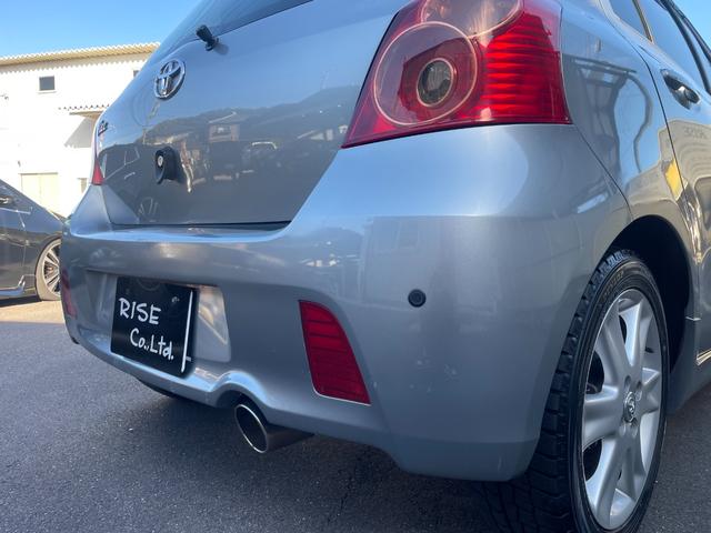 ヴィッツ ＲＳ　５速ＭＴ　キーレス　ナビ　フルセグＴＶ　Ｂｌｕｅｔｏｏｔｈ接続　ＥＴＣ　電動格納ミラー　フォグランプ　純正１６インチアルミホイール　ＨＩＤヘッドライト（18枚目）