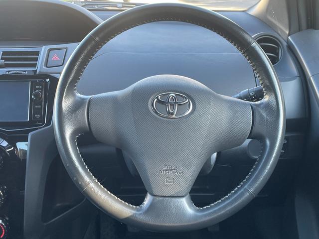 ヴィッツ ＲＳ　５速ＭＴ　キーレス　ナビ　フルセグＴＶ　Ｂｌｕｅｔｏｏｔｈ接続　ＥＴＣ　電動格納ミラー　フォグランプ　純正１６インチアルミホイール　ＨＩＤヘッドライト（26枚目）