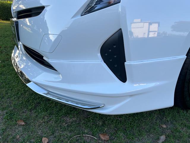 プリウス Ｓ　Ｓ　フルエアロ　純正１７ＡＷハイグロス塗装　バックカメラ　クルコン　オートハイビーム　衝突軽減ブレーキ　オートライト　ＥＴＣ　地デジ　Ｂｌｕｅｔｏｏｔｈ　ステアリングスイッチ　ＬＥＤヘッドライト（6枚目）