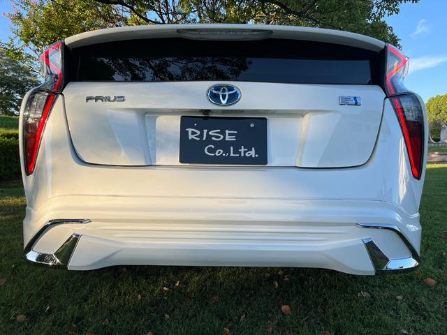 プリウス Ｓ　Ｓ　フルエアロ　純正１７ＡＷハイグロス塗装　バックカメラ　クルコン　オートハイビーム　衝突軽減ブレーキ　オートライト　ＥＴＣ　地デジ　Ｂｌｕｅｔｏｏｔｈ　ステアリングスイッチ　ＬＥＤヘッドライト（13枚目）