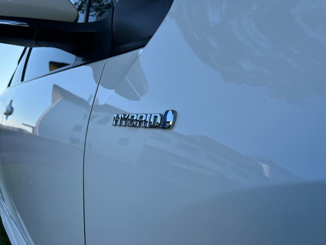 プリウス Ｓ　Ｓ　フルエアロ　純正１７ＡＷハイグロス塗装　バックカメラ　クルコン　オートハイビーム　衝突軽減ブレーキ　オートライト　ＥＴＣ　地デジ　Ｂｌｕｅｔｏｏｔｈ　ステアリングスイッチ　ＬＥＤヘッドライト（19枚目）