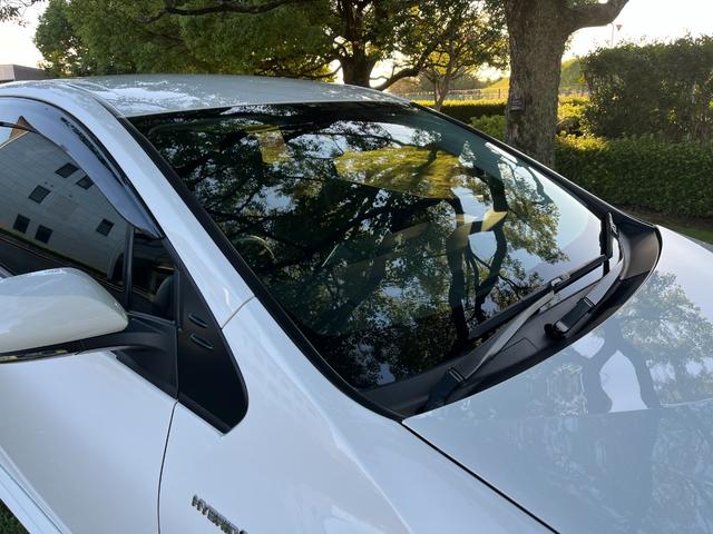 プリウス Ｓ　Ｓ　フルエアロ　純正１７ＡＷハイグロス塗装　バックカメラ　クルコン　オートハイビーム　衝突軽減ブレーキ　オートライト　ＥＴＣ　地デジ　Ｂｌｕｅｔｏｏｔｈ　ステアリングスイッチ　ＬＥＤヘッドライト（20枚目）