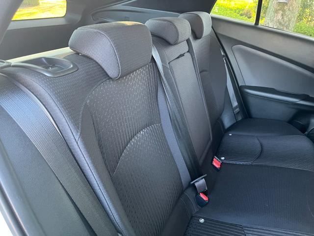 プリウス Ｓ　Ｓ　フルエアロ　純正１７ＡＷハイグロス塗装　バックカメラ　クルコン　オートハイビーム　衝突軽減ブレーキ　オートライト　ＥＴＣ　地デジ　Ｂｌｕｅｔｏｏｔｈ　ステアリングスイッチ　ＬＥＤヘッドライト（26枚目）