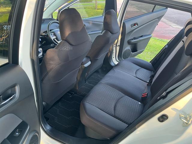 プリウス Ｓ　Ｓ　フルエアロ　純正１７ＡＷハイグロス塗装　バックカメラ　クルコン　オートハイビーム　衝突軽減ブレーキ　オートライト　ＥＴＣ　地デジ　Ｂｌｕｅｔｏｏｔｈ　ステアリングスイッチ　ＬＥＤヘッドライト（31枚目）