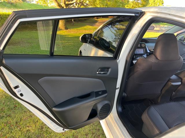 プリウス Ｓ　Ｓ　フルエアロ　純正１７ＡＷハイグロス塗装　バックカメラ　クルコン　オートハイビーム　衝突軽減ブレーキ　オートライト　ＥＴＣ　地デジ　Ｂｌｕｅｔｏｏｔｈ　ステアリングスイッチ　ＬＥＤヘッドライト（32枚目）