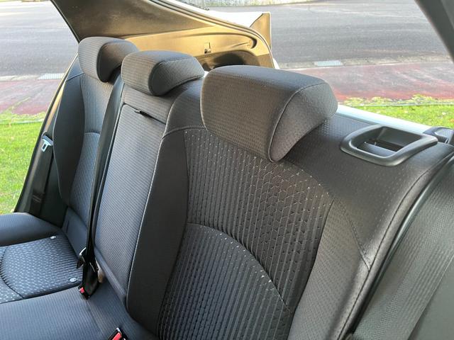 プリウス Ｓ　Ｓ　フルエアロ　純正１７ＡＷハイグロス塗装　バックカメラ　クルコン　オートハイビーム　衝突軽減ブレーキ　オートライト　ＥＴＣ　地デジ　Ｂｌｕｅｔｏｏｔｈ　ステアリングスイッチ　ＬＥＤヘッドライト（33枚目）