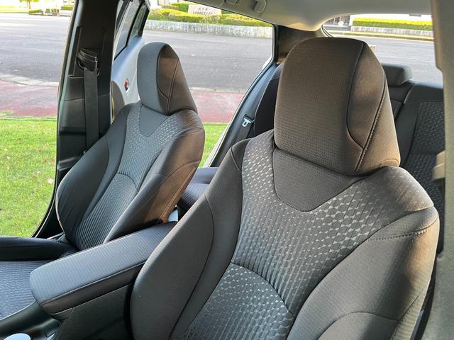 プリウス Ｓ　Ｓ　フルエアロ　純正１７ＡＷハイグロス塗装　バックカメラ　クルコン　オートハイビーム　衝突軽減ブレーキ　オートライト　ＥＴＣ　地デジ　Ｂｌｕｅｔｏｏｔｈ　ステアリングスイッチ　ＬＥＤヘッドライト（36枚目）